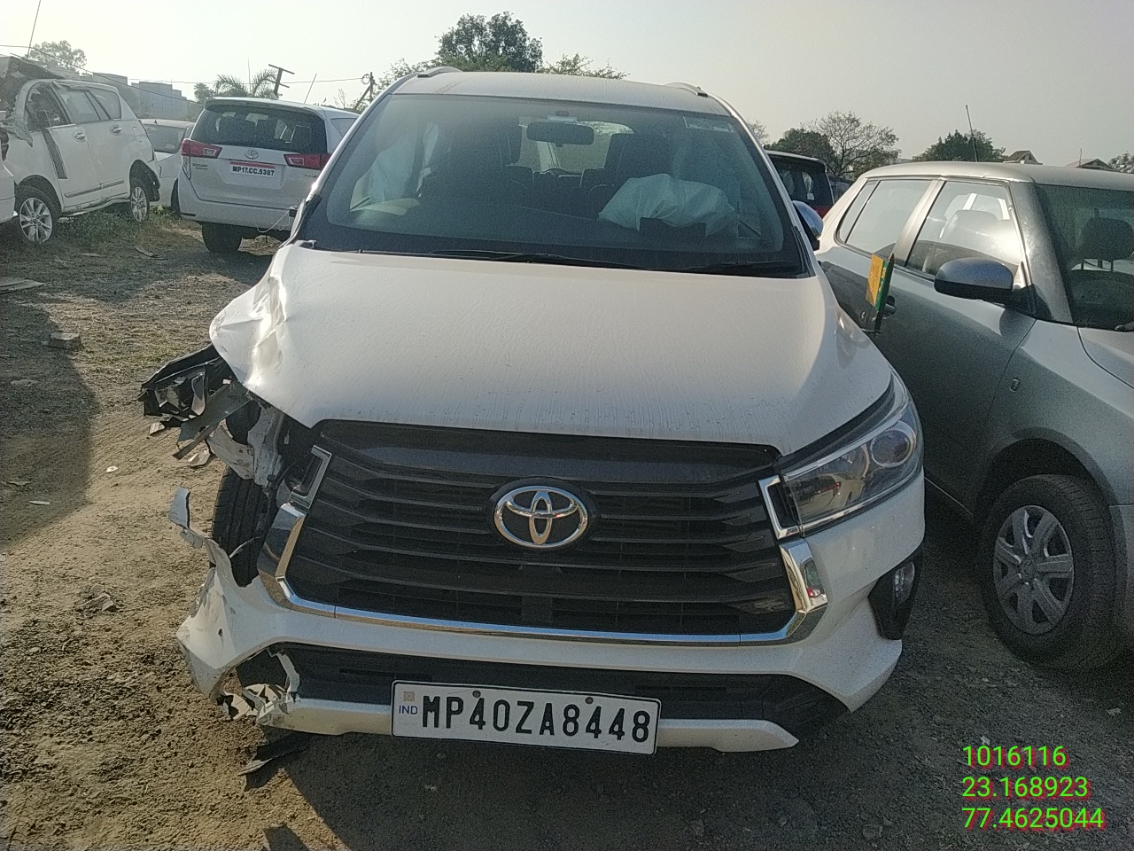 TOYOTA INNOVA CRYSTA 2.4 ZX MT 7 STR